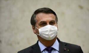 Bolsonaro veta perdão a dívida de igrejas