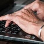 Golpes financeiros contra idosos crescem 60% na pandemia