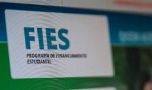 Guia completo sobre o FIES: inscrição, funcionamento e cancelamento