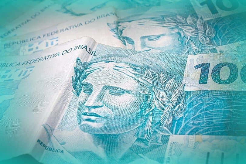 FGTS: notas de cem reais.