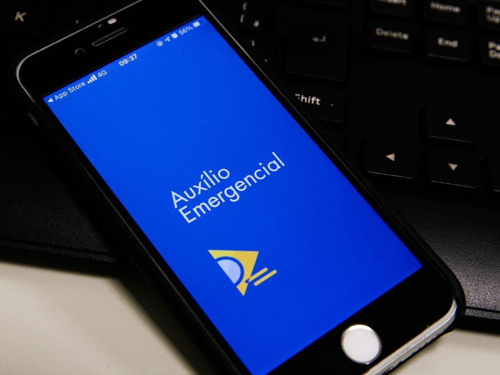 Quem recebeu Auxílio Emergencial precisa declarar Imposto de Renda?