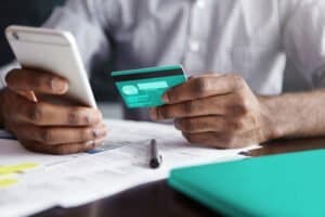 O que acontece se eu parcelar a fatura do cartão? O que acontece se eu parcelar a fatura do cartão?
