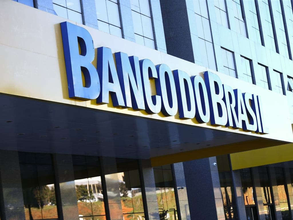 Pix: fachada do prédio do Banco do Brasil, com letras grandes e azuis.