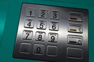 Como fazer o saque do Auxílio Brasil no caixa eletrônico? Como fazer o saque do Auxílio Brasil no caixa eletrônico?