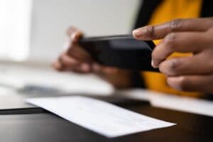 Como fotografar e enviar documentos para a solicitação de empréstimo? Como fotografar e enviar documentos para a solicitação de empréstimo?