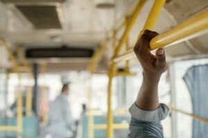 O vale-transporte é descontado do salário? O vale-transporte é descontado do salário?