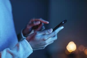 Como evitar que seu celular seja clonado e 6 dicas para proteger seus aplicativos financeiros Como evitar que seu celular seja clonado e 6 dicas para proteger seus aplicativos financeiros